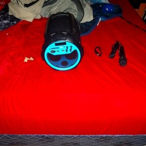 Fm radio and karaoke and Bluetooth 3 in one